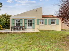 Pretty house with garden near La Rochelle - Welkeys，位于艾特雷的酒店