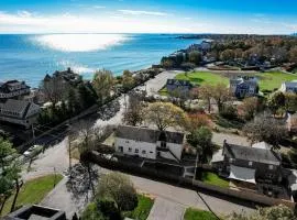 Pet-Friendly Marblehead Home Near Preston Beach!