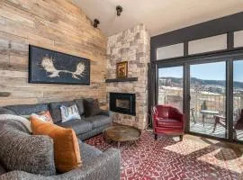 Penthouse Condo In The Heart Of The Ski Area!