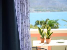 Seaside Apartment，位于萨拉米斯的酒店