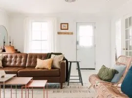 Town & Trail - Walkable Wellington Charmer