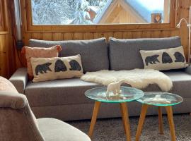 Meribel Centre La Chaudanne - ski in and out apartment - 3 bedrooms - 1 min to main ski lifts and 5 min to center of Meribel - newly renovated in Oct 2023 - Chalet l'Épervière，位于美贝尔的酒店