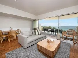 Groves Sunset Views in Aspendale