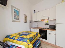 Case vacanze Mirko IMPERIA BORGO MARINA，位于因佩里亚的酒店