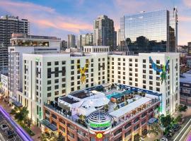 Margaritaville Hotel San Diego Gaslamp Quarter，位于圣地亚哥加斯兰普区的酒店