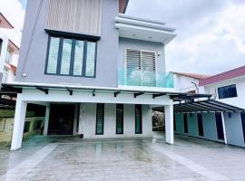 Near ksl bungalow near midvalley BBQ Karaoke wifi 300Mbps，位于新山的酒店