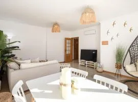 Modern 1BR Apartment in Central Albufeira with Balcony & Parking, by Hopstays