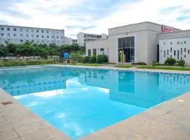 Three Cozy Bedrooms at Palm Ridge