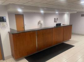 Days Inn by Wyndham Englewood Dayton Airport，位于Englewood的酒店