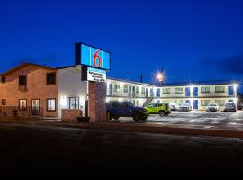 Motel 6 Williams AZ Downtown Grand Canyon，位于威廉姆斯的酒店