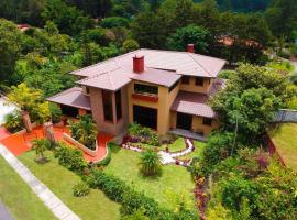 Boquete Luxury Mountain Villa，位于Bajo Boquete的酒店