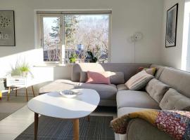 Moderne villalejlighed på 110 kvm + stor terrasse，位于Viby的度假短租房