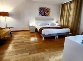 LouGaPa Nobilis Rooms，位于拉雷奥尔的酒店