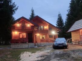 Ski Chalet Jahorina，位于亚霍里纳的木屋