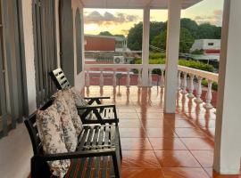 Casa Robles - Your Stay Near Airport，位于马那瓜的酒店