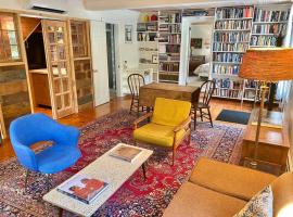 the farmhouse suite at barn & bike，位于Red Hook的酒店