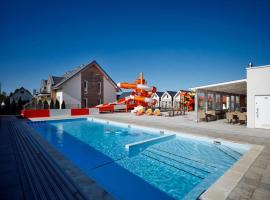 Luxury holiday homes, swimming pool, Sarbinowo，位于萨比诺瓦的豪华酒店