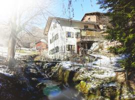 Ferienhaus Signina，位于Danis的酒店