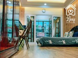 Luas Cosy Home - The Cosy Chinatown Hideaway，位于胡志明市通山一体育馆附近的酒店