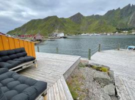 Charming waterfront cabin in Ballstad, Lofoten，位于巴尔斯塔的乡村别墅