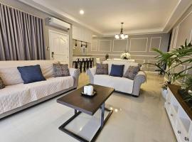 The Aston Residences Clark 3BR at Timog Park，位于Lourdes的度假屋