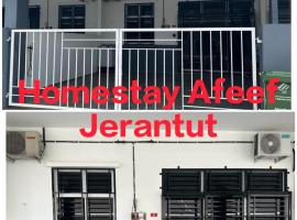 Homestay Afeef Jerantut，位于而连突的度假屋