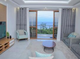 THE NEST, Beachfront Serviced Apartment in Nyali - with Panoramic Ocean view，位于蒙巴萨蒙巴萨海洋公园KWS总部附近的酒店