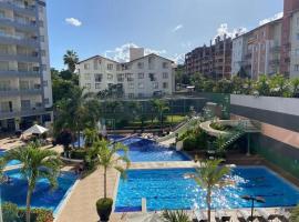 Apartamentos em Rio Quente com maravilhosa área de lazer e linda vista，位于热河市的酒店