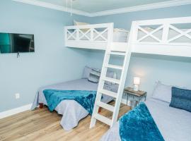 Cottage Beach House Steps From Beach 3 bedroom 2 bath，位于格尔夫海岸的酒店