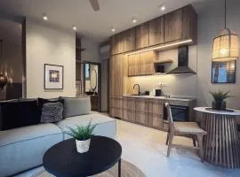 Luxurious wooden detail flat in city center