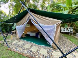 Hostel Glamping Mistiko Safari - Carmen de apicala，位于卡门阿皮卡拉的豪华帐篷营地