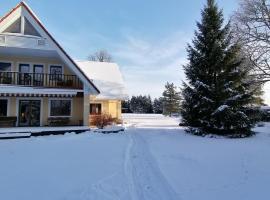 玫瑰河别墅酒店，位于Jõesuu的酒店