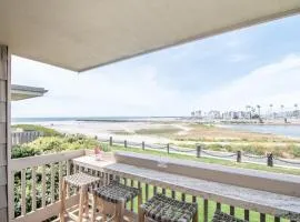 Luxe 2 BR Beachfront Condo wHarbor Ocean views -Perfect Family Escape