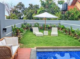 Villa HBNR Two-Bedroom Tiny House with Private Pool in Bali，位于Babakan Sangsit的酒店