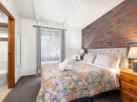 Halls Haven Holiday Units，位于霍尔斯加普的度假村