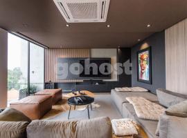 Exclusive And Luxurious Penthouse In Herrera，位于亚松森西尔维奥·佩蒂罗西国际机场 - ASU附近的酒店