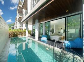 3-Story Pool Villa Katahan UTK B4 just 7 min walk to Kata Beach，位于卡塔海滩的酒店