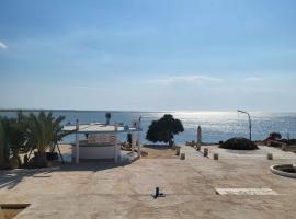 Beach Houses Kerkennah perfect for couples，位于Sidi el Moujahed的度假园