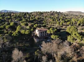 Casa Valdesanmartin - Country House, 10500sqm, Pool, Paddel & Bbq，位于埃尔蒂恩夫洛的度假屋