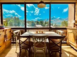 La joue du loup, aux pieds des pistes et vue sur montagnes