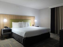 格林豪泰凤凰城天港机场套房酒店，位于凤凰城的酒店