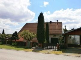 Holiday home in Skrdlovice 1383，位于Škrdlovice的带停车场的酒店