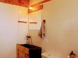 Chalet ENQUIRY，位于El Encano的山林小屋