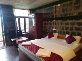 Cholai Resorts & Hotels，位于埃尔加德的酒店