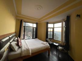 Aarika B&B Near Mall Road，位于西姆拉的旅馆