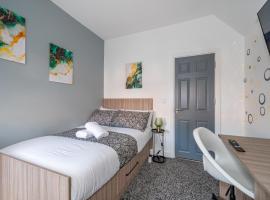 *Rb12s* For your most relaxed & Cosy stay + Free Parking + Free Fast WiFi *，位于海丁利的酒店