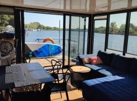 Houseboat Water King apartament pływający dom na wodzie łódź Hausboot 7 os