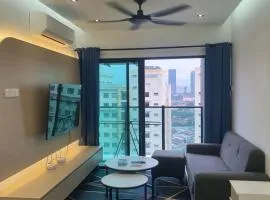 Majestic Maxim 3 Bedrooms Block D Near MRT