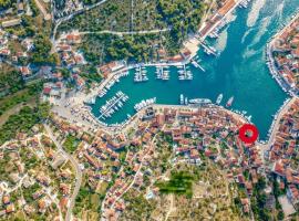 Riva Apartments Villa Thalia - Milna, Brač，位于米欧纳的酒店