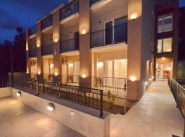 Residence Spa Apartments DUB，位于科托尔的带热水浴缸的酒店